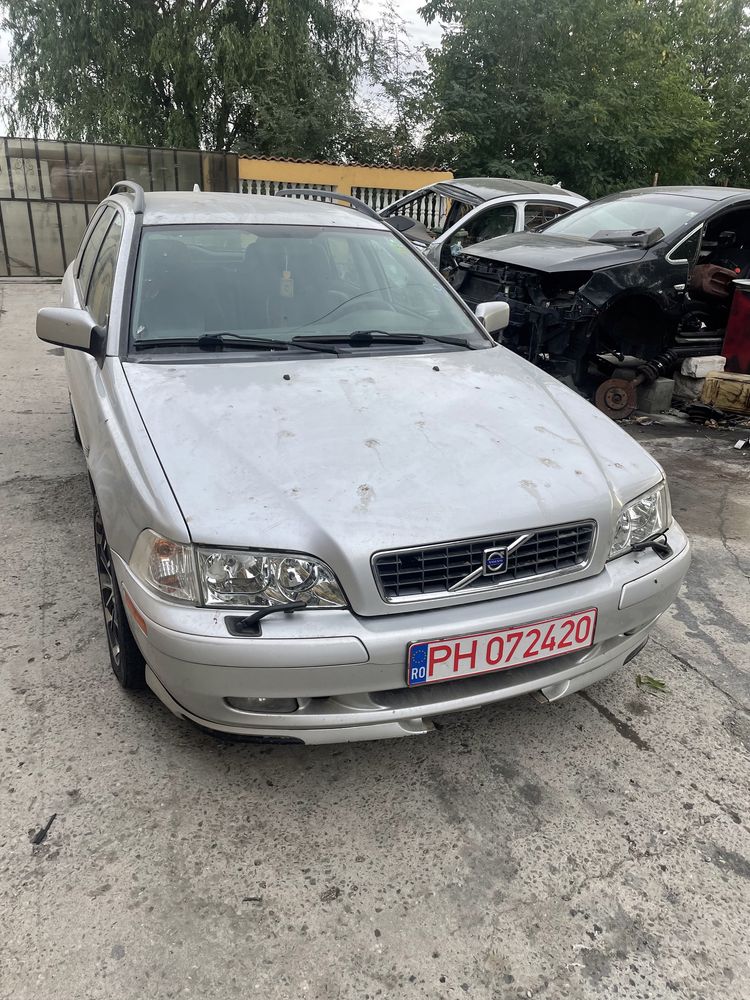 Bara fata,capota,faruri,aripa,Volvo v 40 1.9 dCi