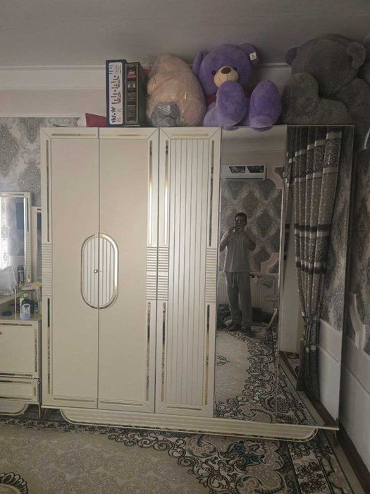 zamonaviy holati yaxshi mebellar sotiladi