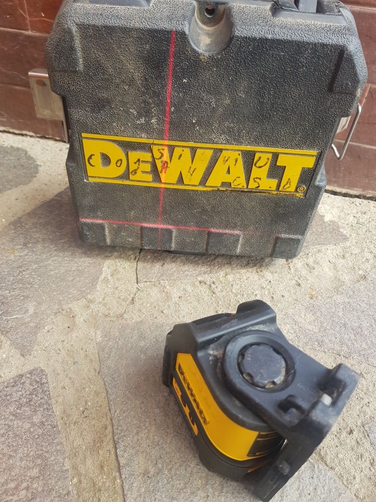 laser cu linii dewalt