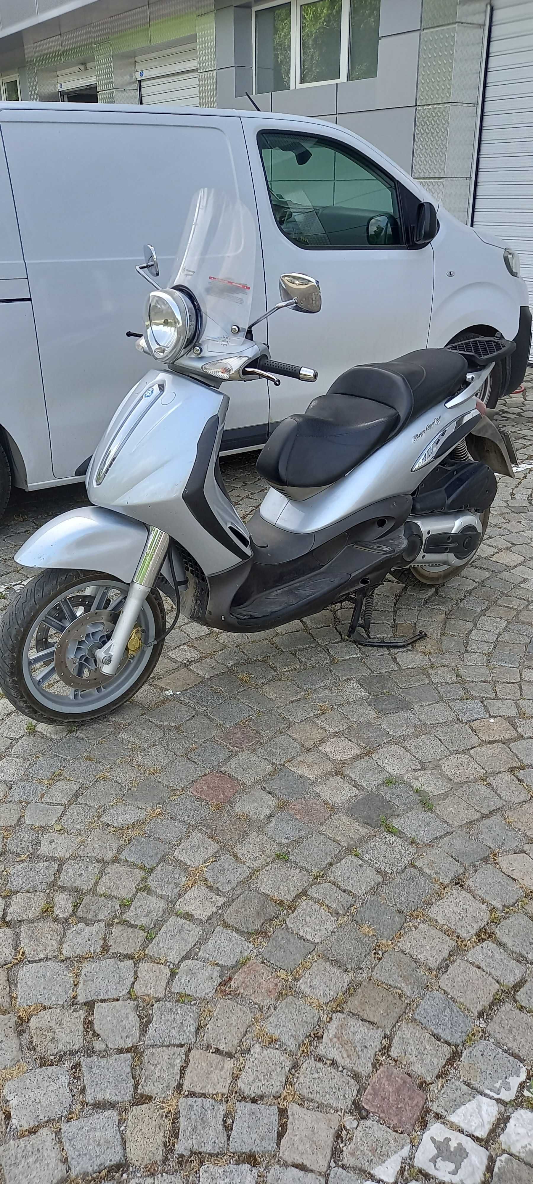 Продавам ПИАДЖО Бевърли 500