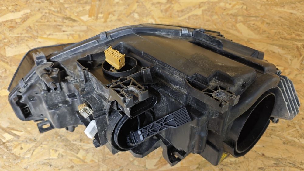 Ляв фар за Ауди А5 8Т Audi A5 8T Xenon LED 2014