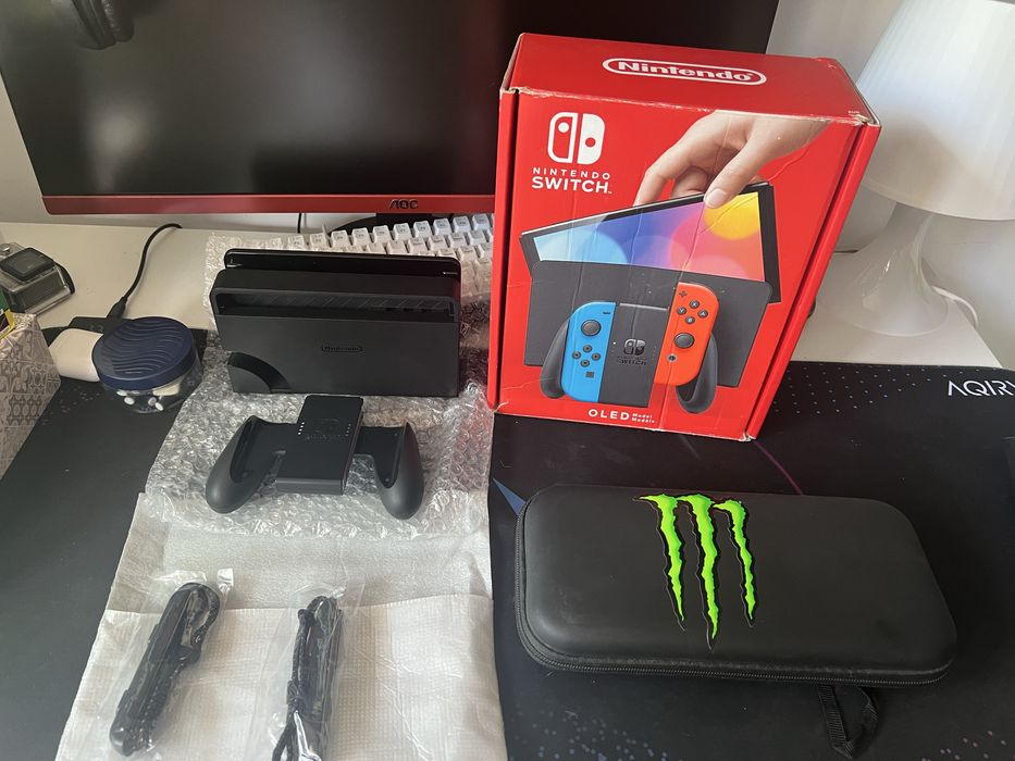 Nintendo Switch OLED + 2 controllere extra (gri)-pachet complet!