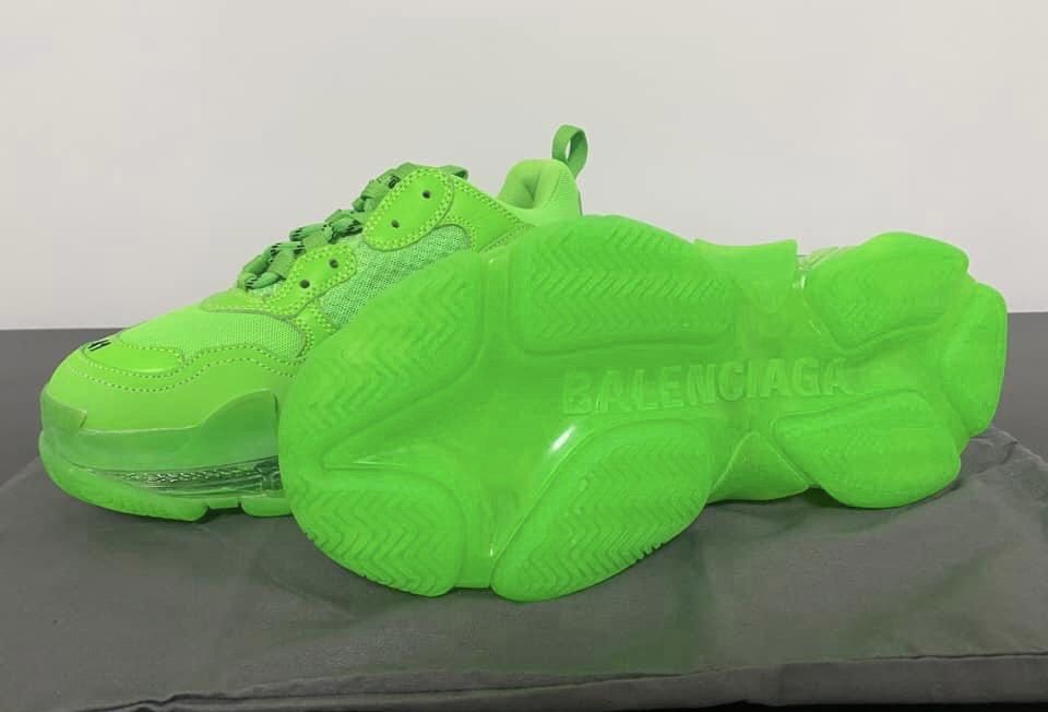 Balenciaga universali
