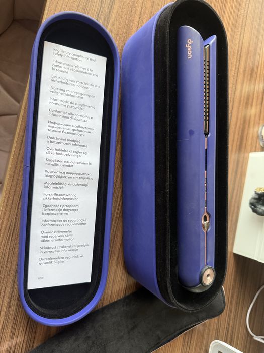 Продавам преса за коса Dyson