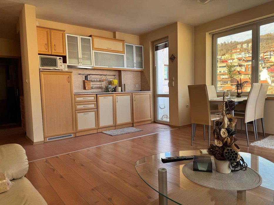 Продава се Двустаен апартамент в Велико Търново, Център - 68 кв.м за 1838 €/кв.м - Снимка #2