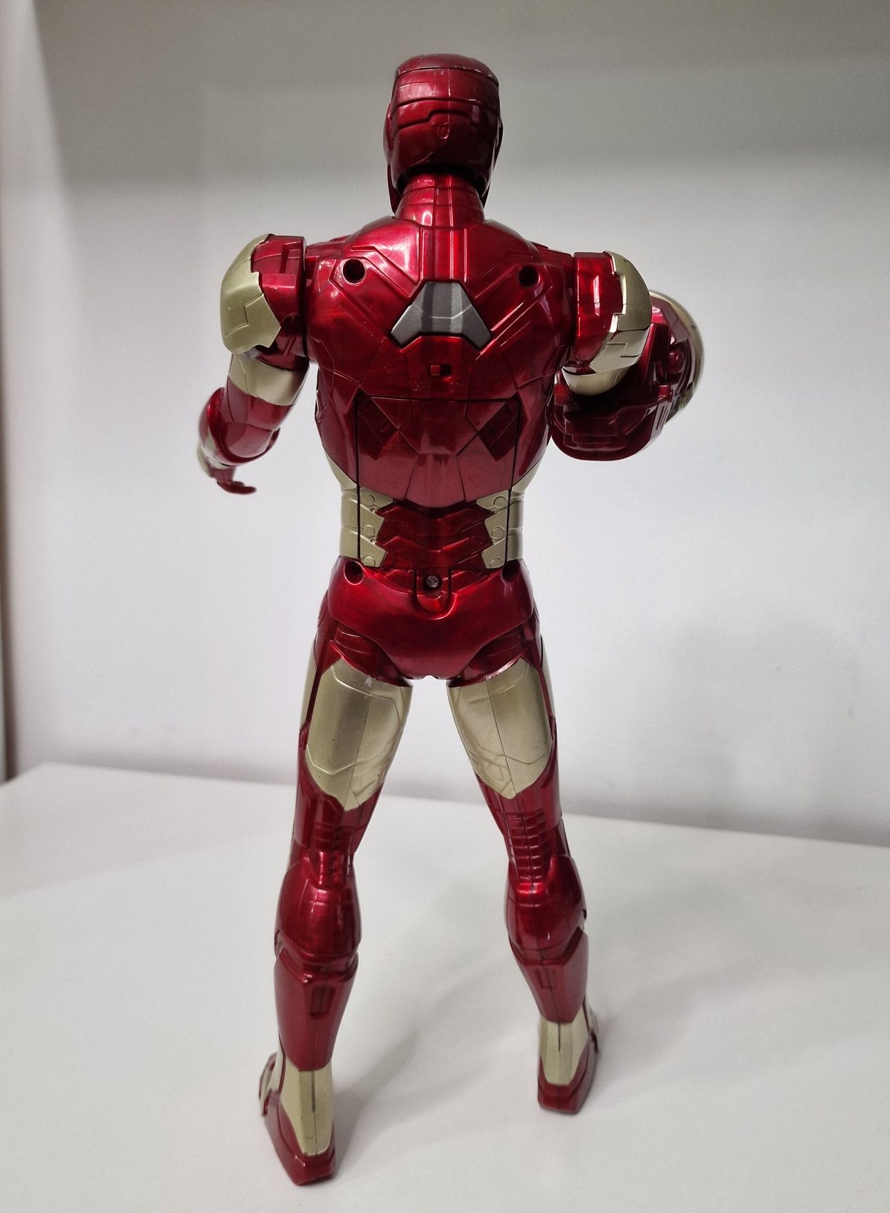 Figurina mare interactiva Marvel Iron Man