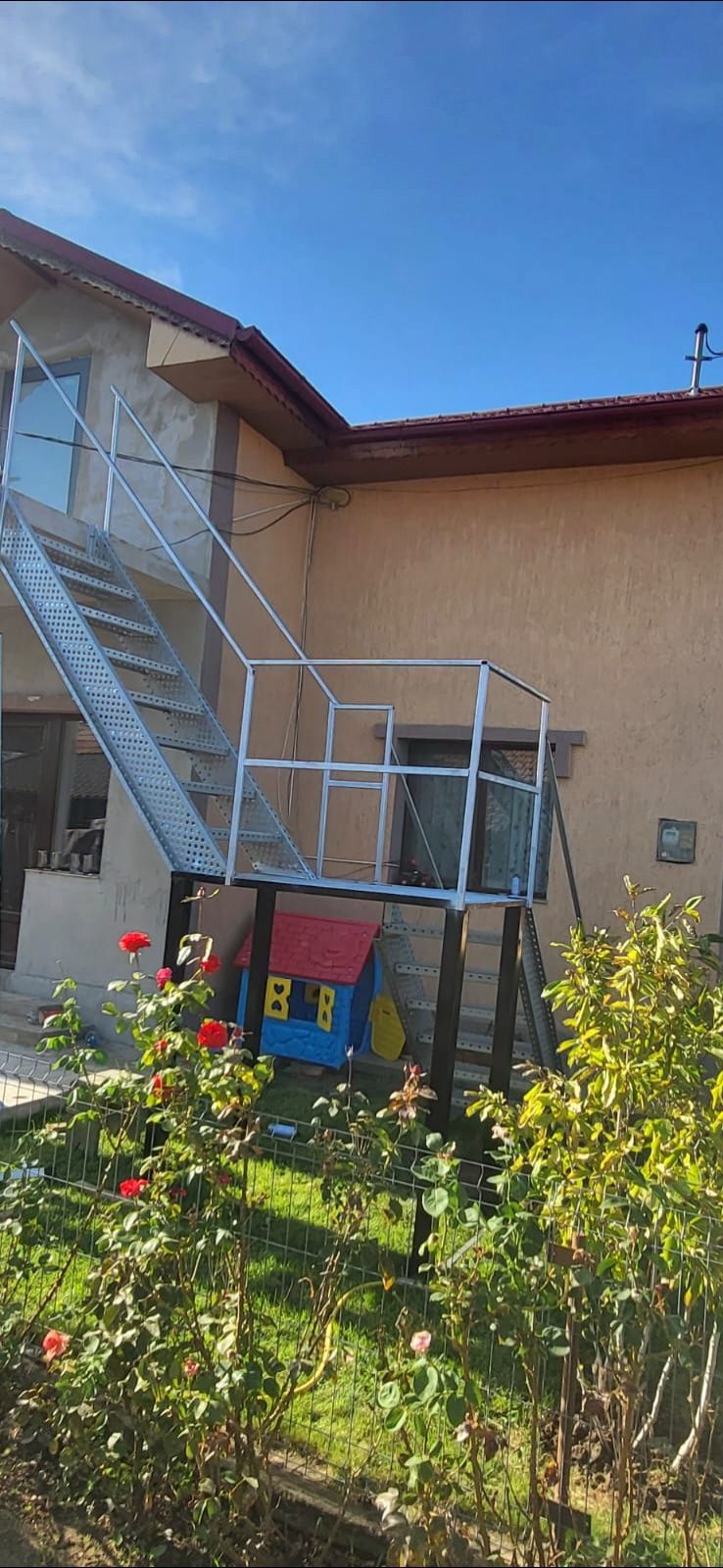 Scări metalice zincate