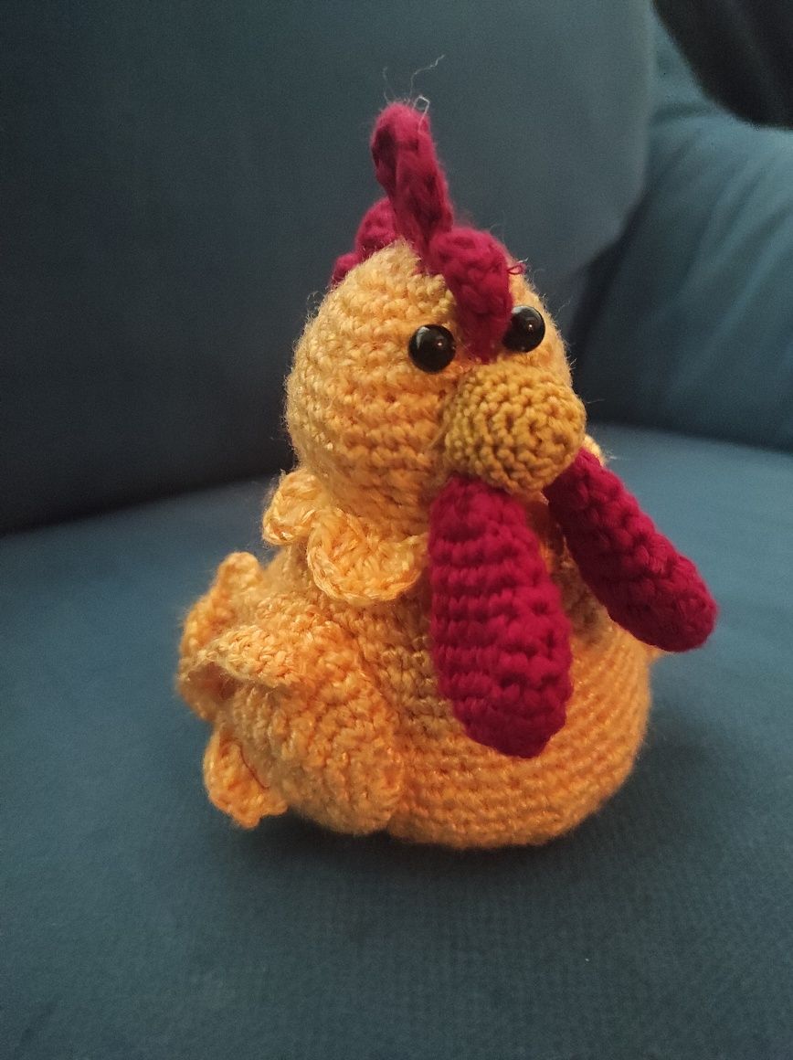 Плетена Великденска кокошка
