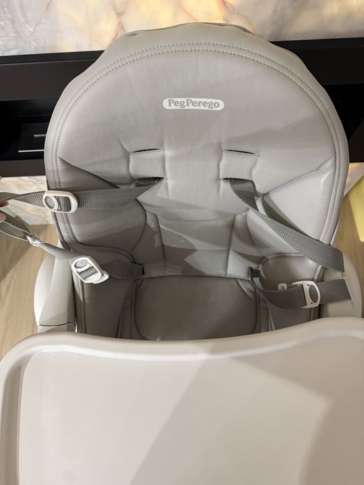 Стол за хранене -peg perego