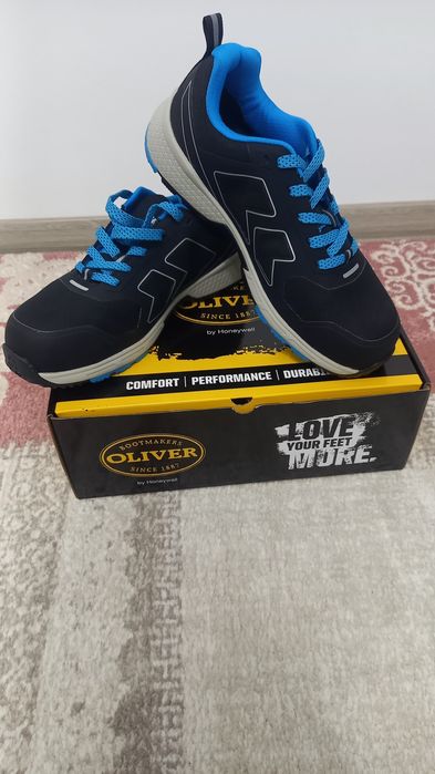 Работни обувки и работно облекло