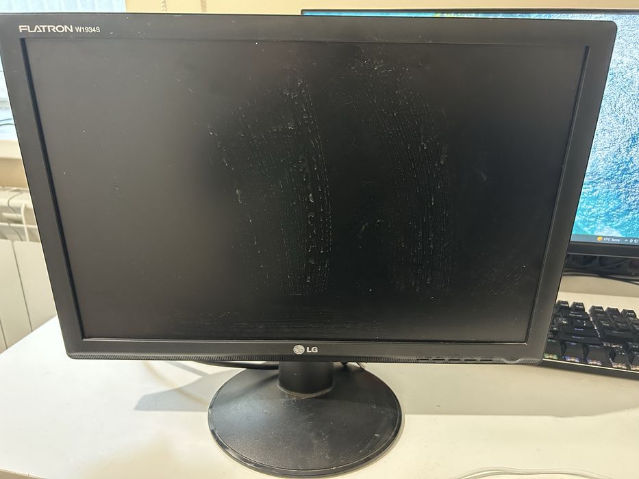 Монитор LG адмго