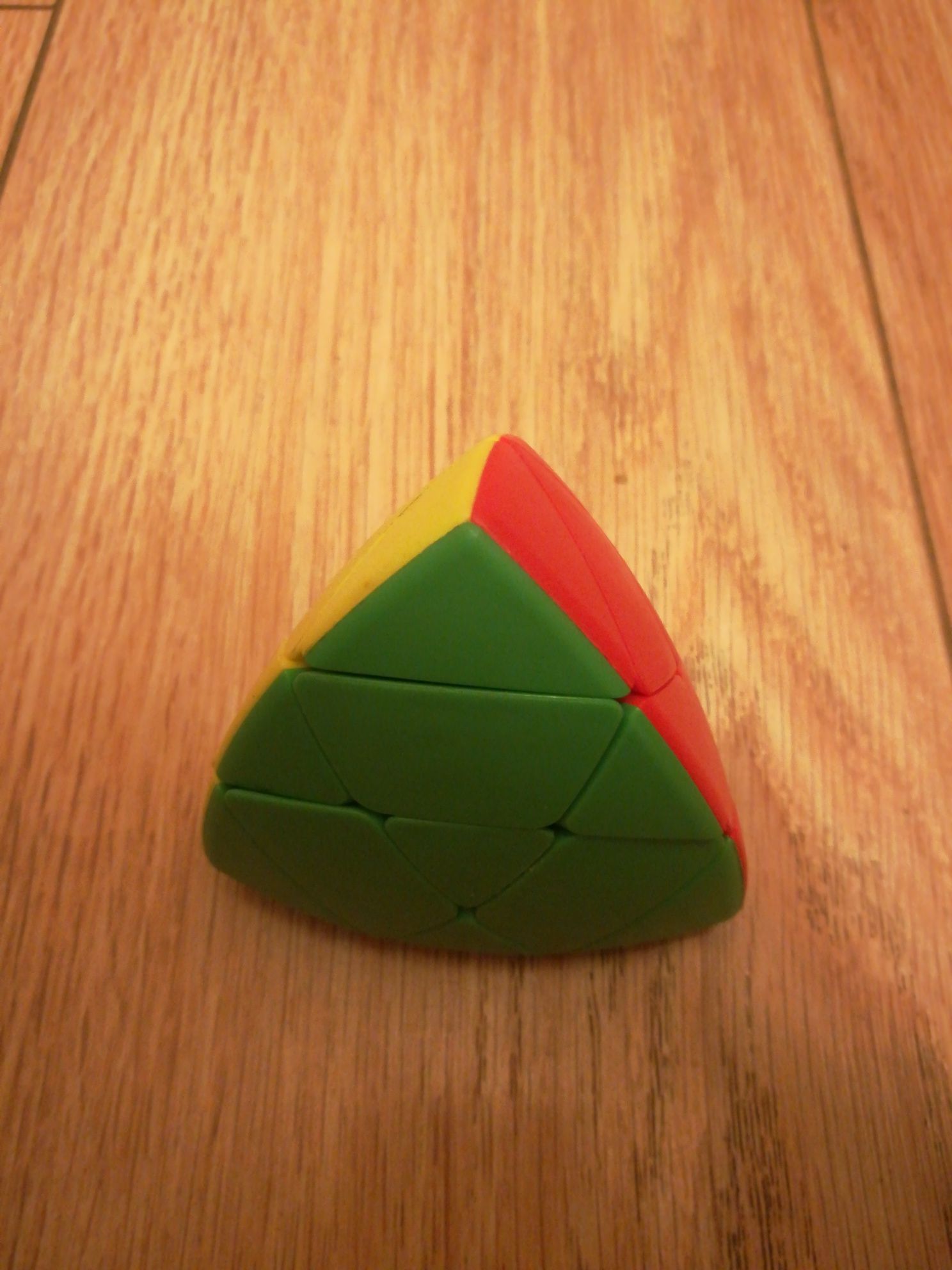 Кубик Рубика, пирамидка