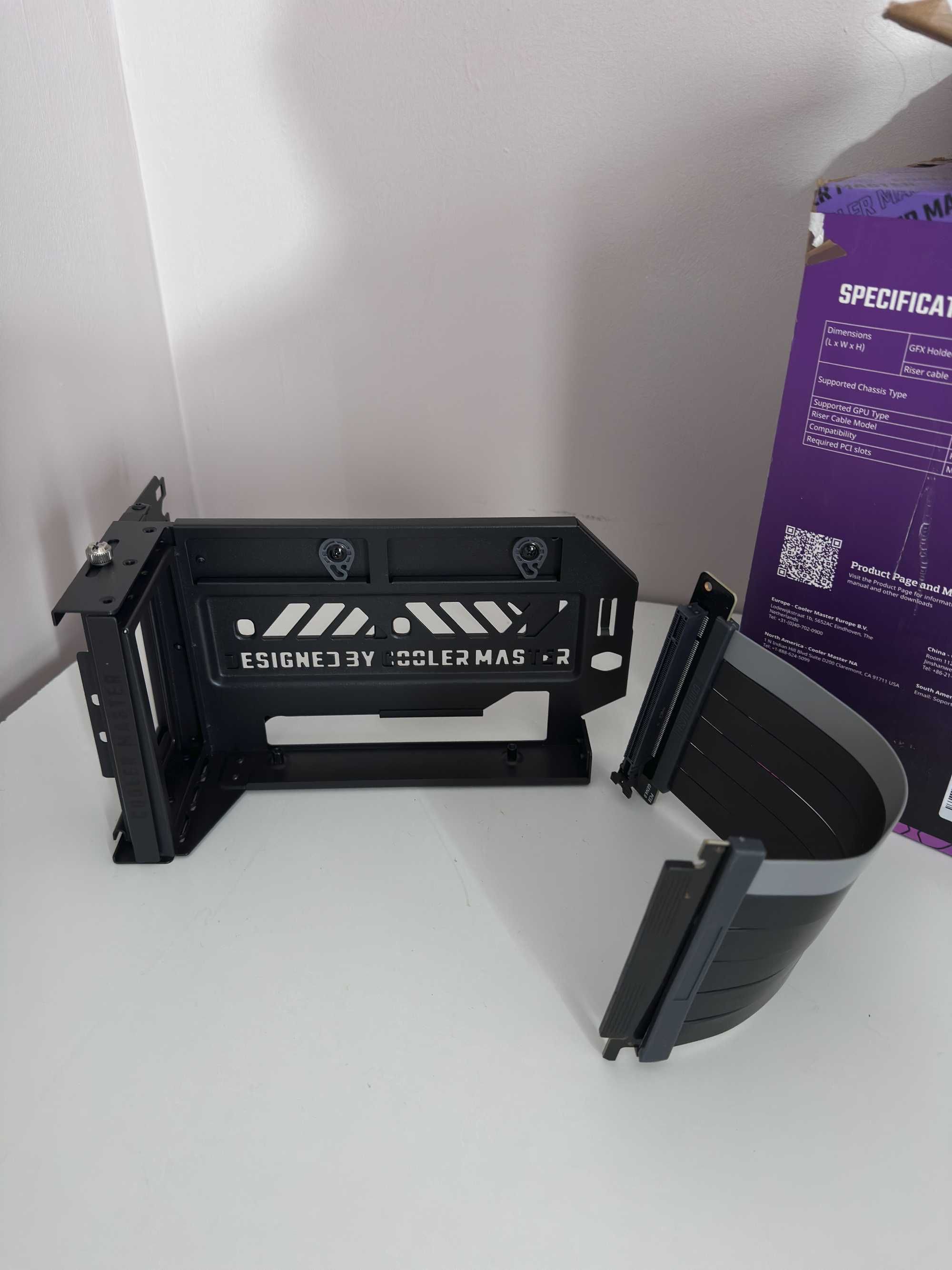 Kit de montaj vertical al placii video Cooler Master GPU holder