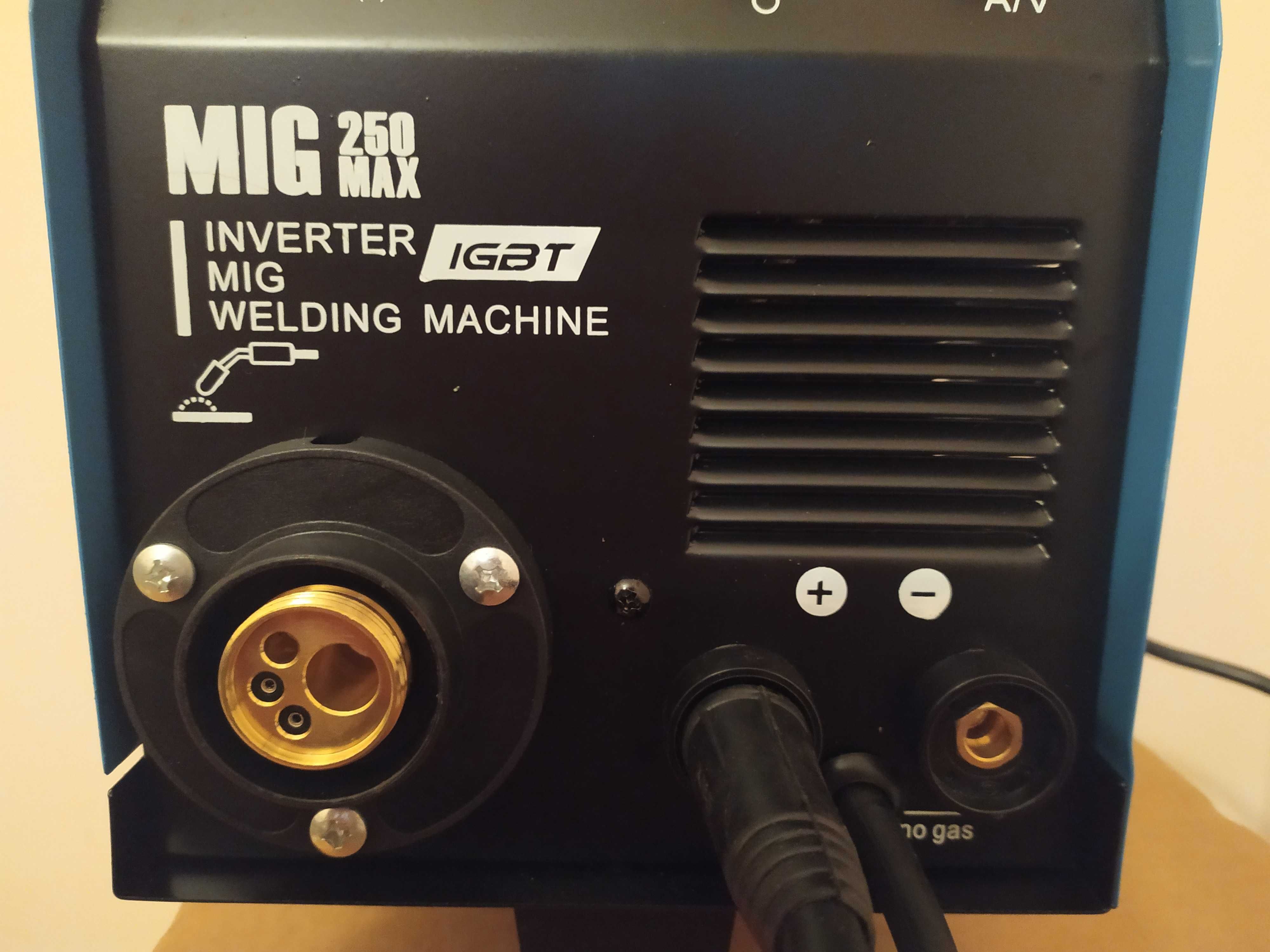 Телоподаващ апарат MIG 250А PROFESSIONAL / Телоподаващо 4м шланг