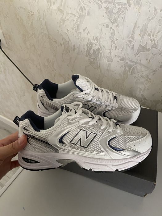 Новый кроссовка New balance 530