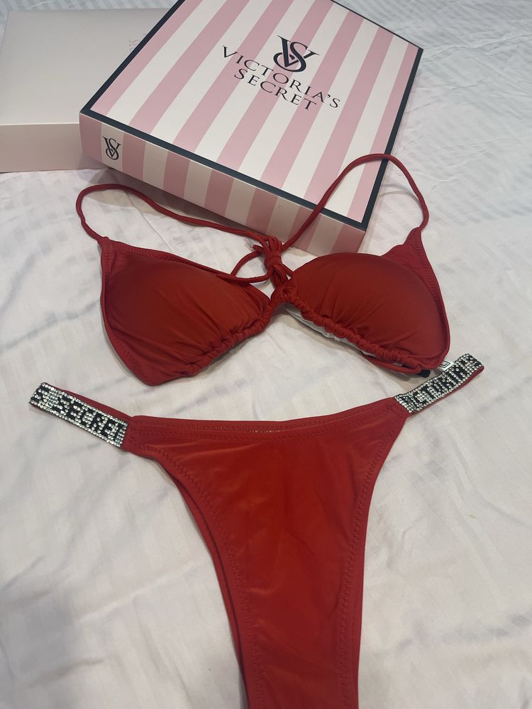 Costum de baie