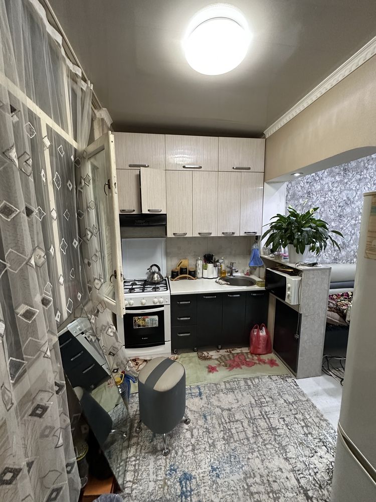 Феруза Продается квартира 2/1/5 балкон 2х6 Улучшенная планировка
