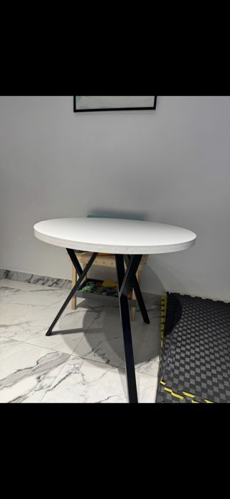 Столы цветы тренажёрный лестница