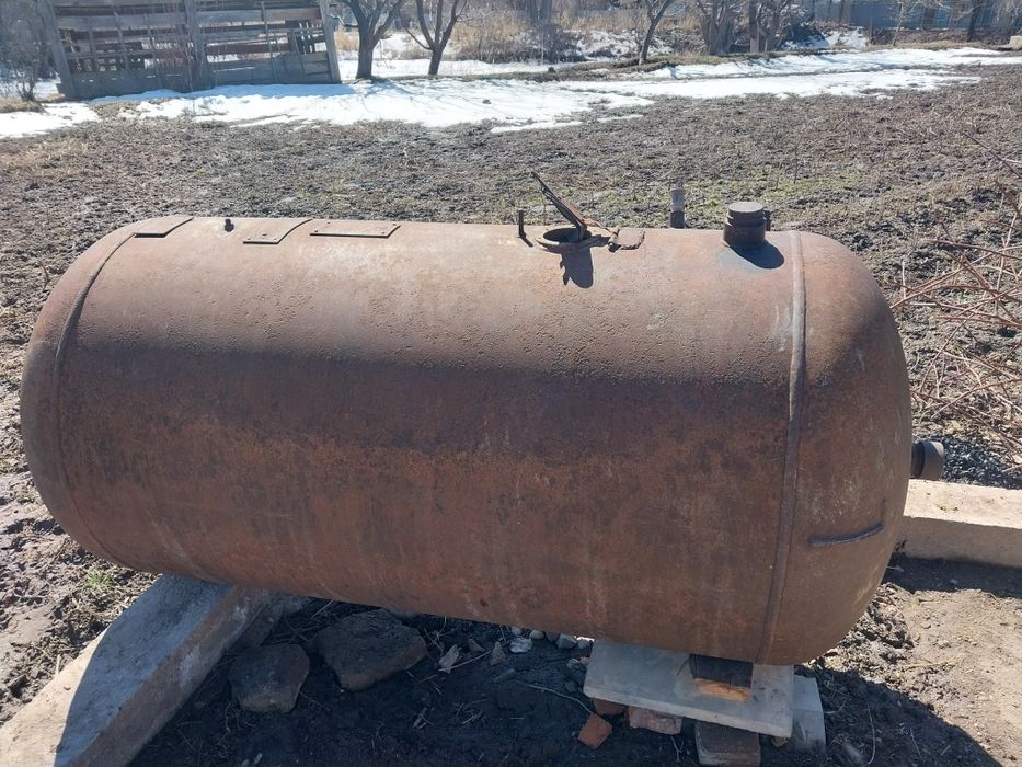 Продам ресивер объем 1 тонна 200л