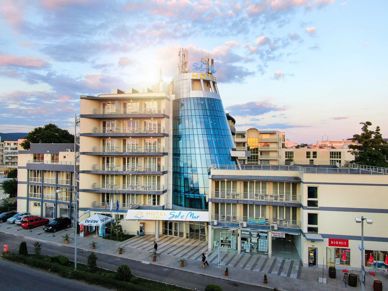 Продава се Едностаен апартамент в к.к. Слънчев бряг - 40 кв.м за 988 €/кв.м - Снимка #1