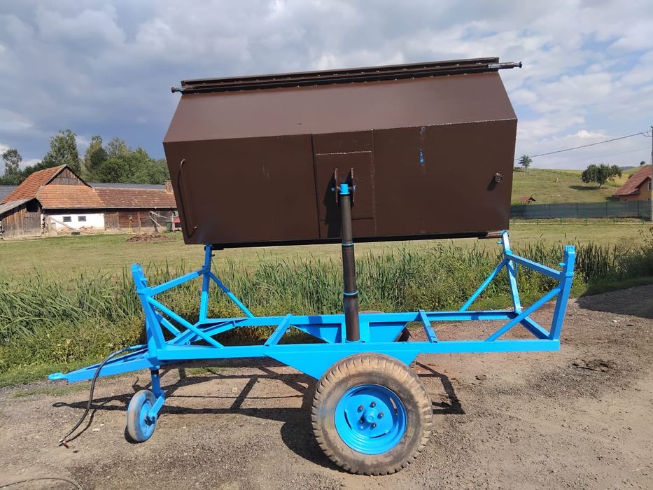 Remorca basculabila pe o parte