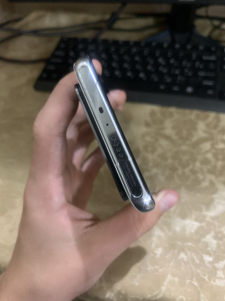 Mi 11 Ultra разбитый