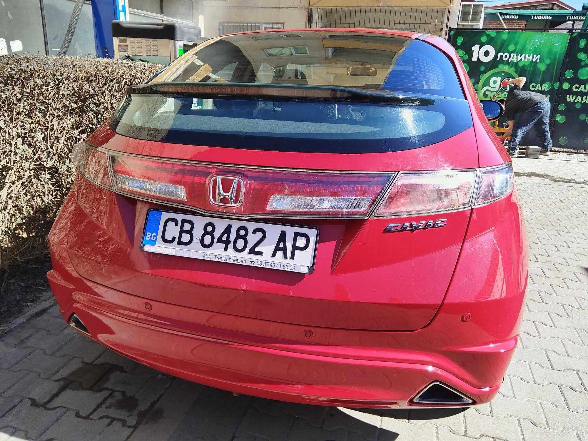 Продавам лек автомобил Honda Civic