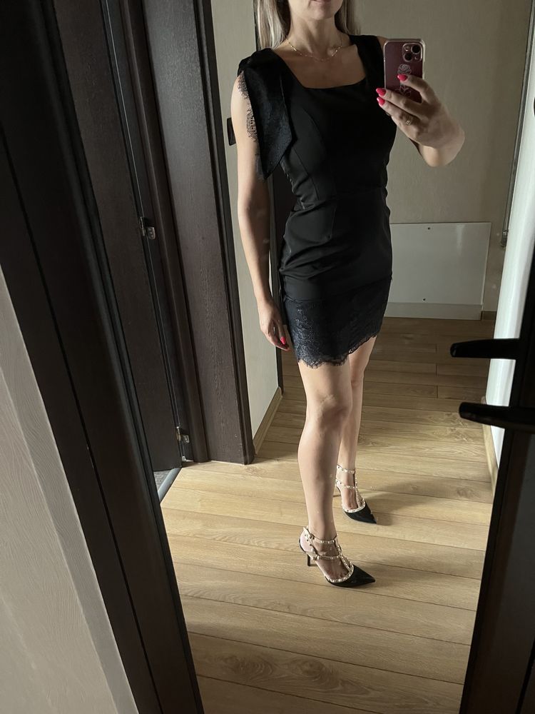 Elisabetta Franchi малка черна рокля с панделка и дантела S