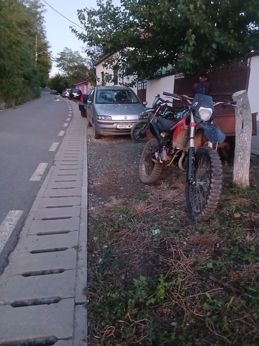 Vand sau schimb cross aprilia sx 85 2t