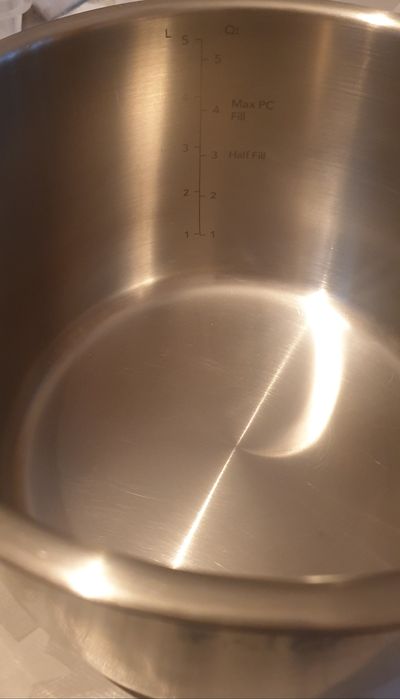 Продавам мултикукър Instant Pot Pro 5.7l