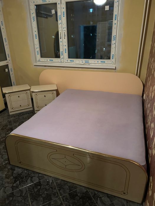 Спалня - комплект спалня с нощни шкафчета, гардероб и скрин