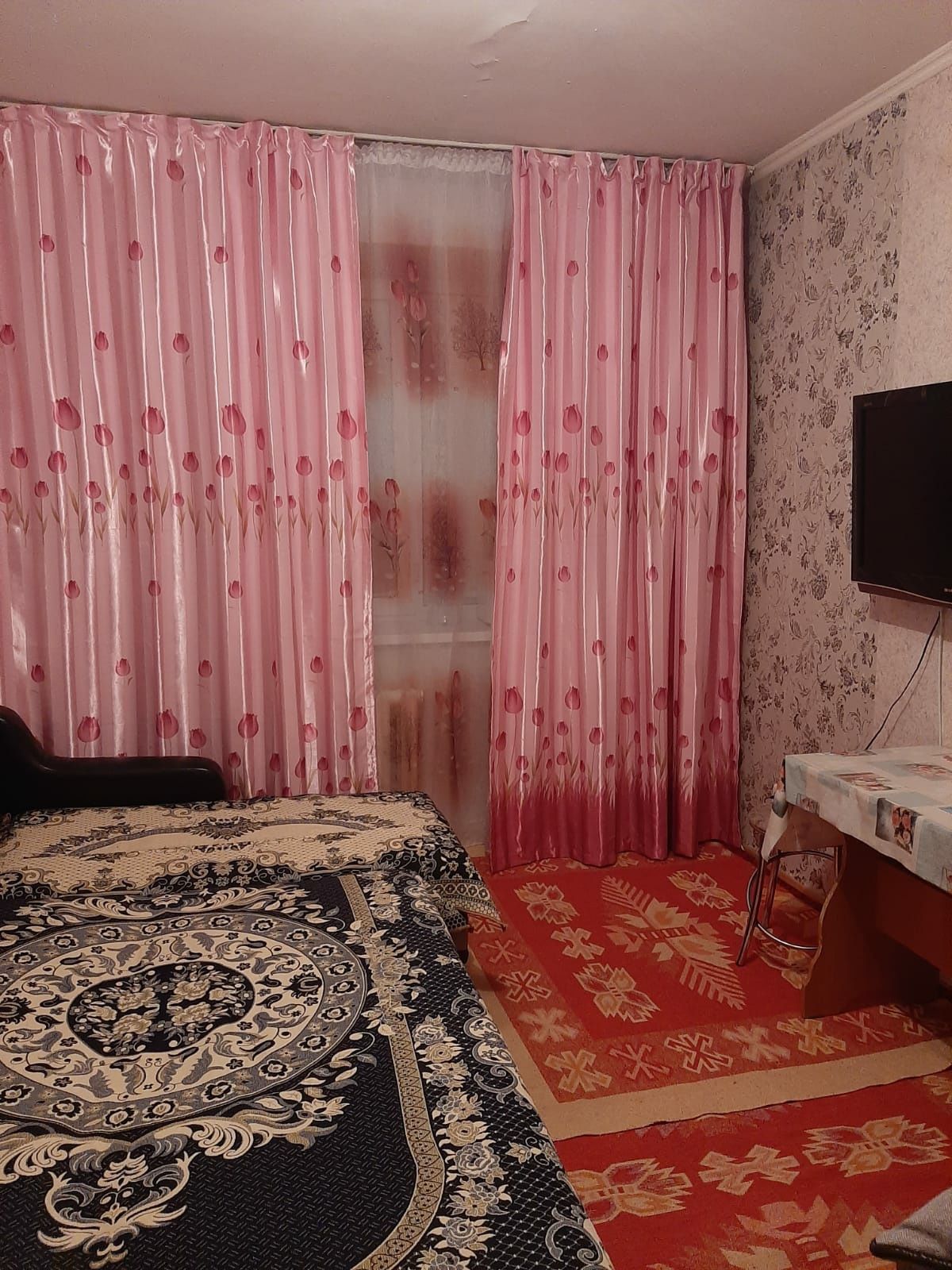 Сдается 1 ком.кв по часам и на ночь р/н7 полик.  Мусрепова7/2