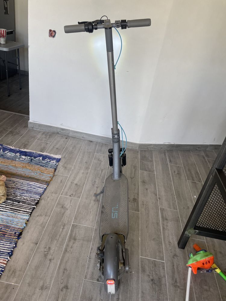 Vînd trotinetă electrică Poloneză.