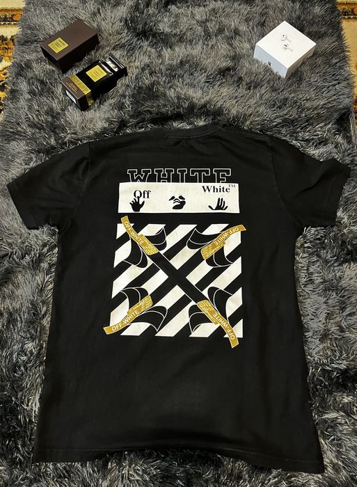 tricou off white aproape nou