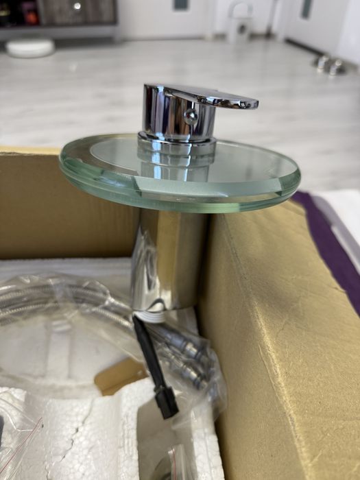 Baterie lavoar baie din sticla cu iluminare led