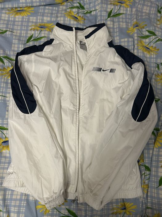 Haina Nike anti vant