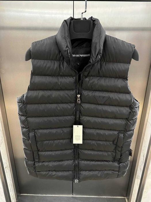 Новые жилеты Armani, Burberry