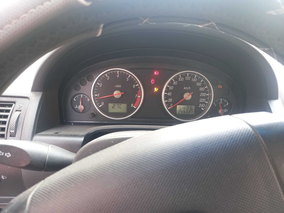 Ford mondeo mk3 hatchback 110cp