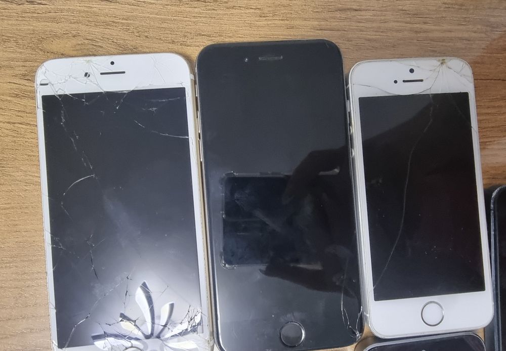 Смартфони iPhone за части