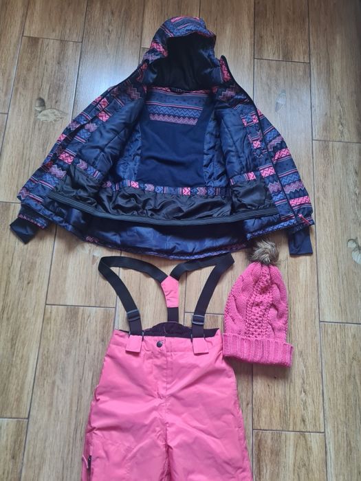 Costum schi                      .