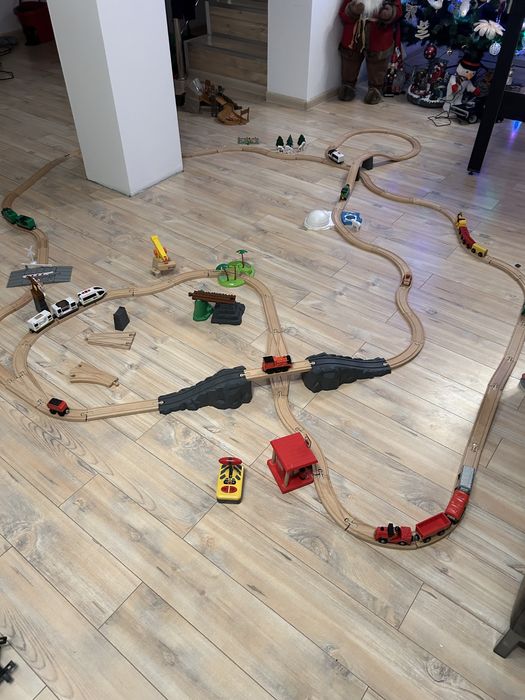 Set sina de lemn + trenuri .!!