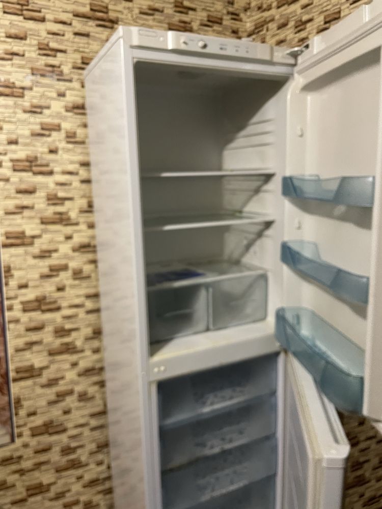 Продам холодильник не в рабочем состоянии