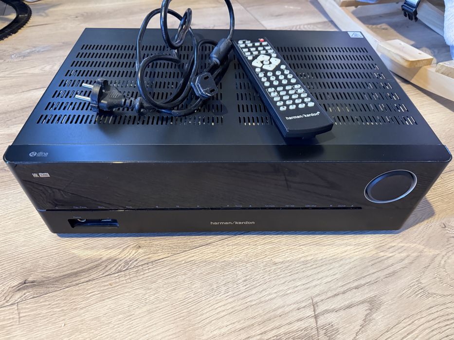 Pachet Harman Kardon HK 3700 + Subwoofer HKTS 200SUB