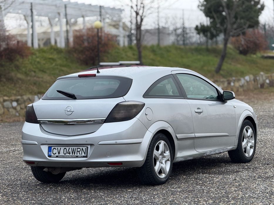 Opel Astra H GTC 1.4i benzină