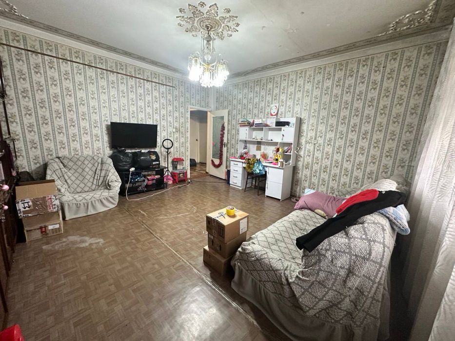 Юнусабад 4 квартал. Продается 2х ком квартира, ориентир Автосалон