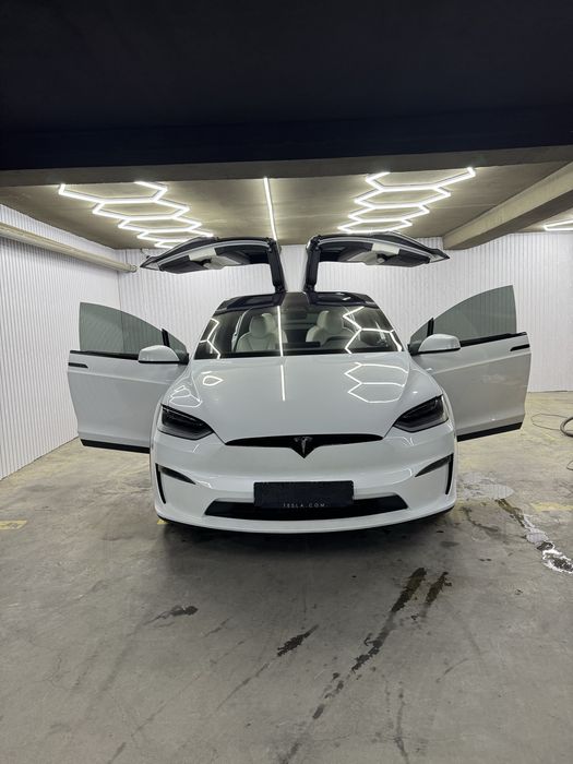 Tesla X-Plaid 2023