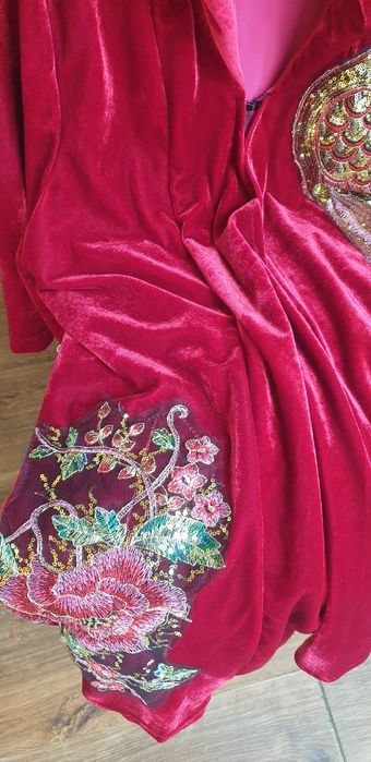 Mantou catifea de mătase cu broderii