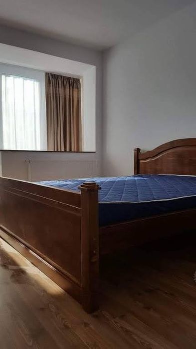 Închiriez apartament