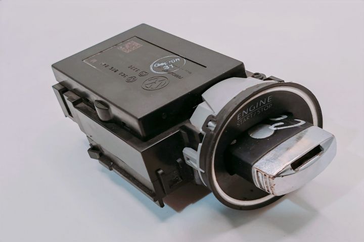 Contact  cu cheie c0905843M Volkswagen VW Passat B6