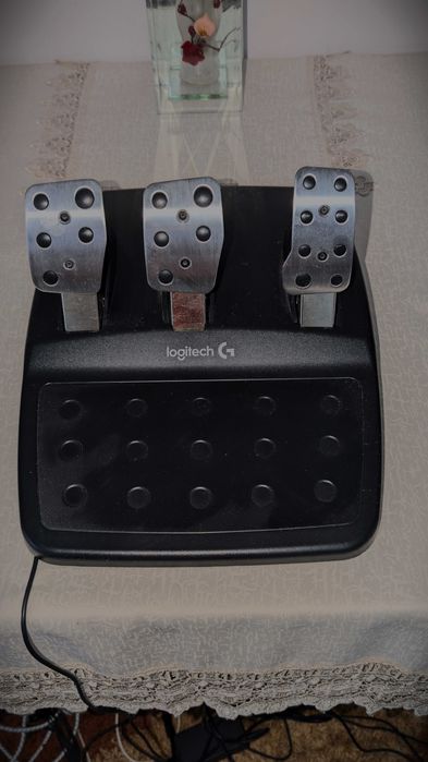 Volan Logitech Driving Force G29 + pedale + schimbator